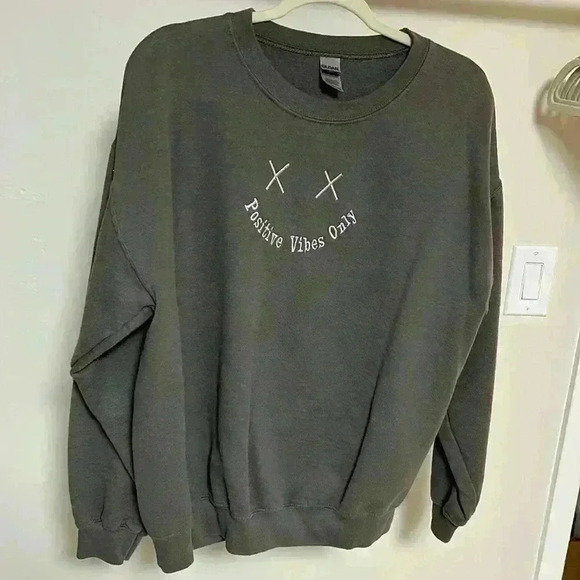 Positive Vibes Only Sweater - Picture 1 of 2